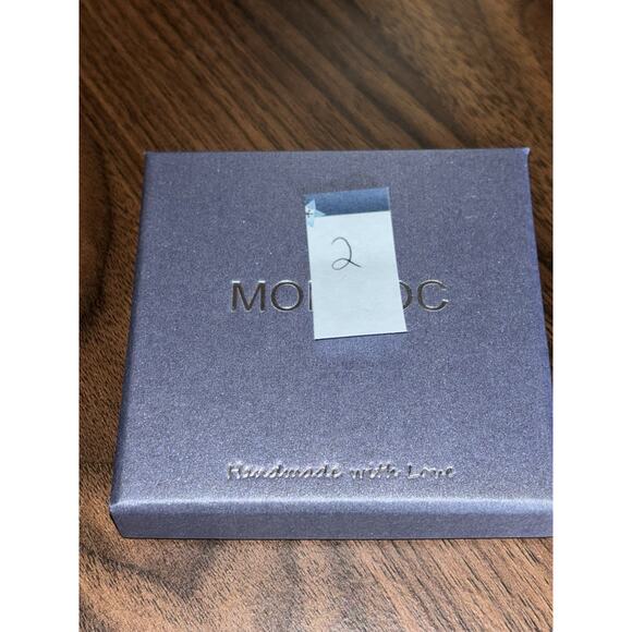 E Necklace silver-toned crystal-embellished apple pendant E New In Box - Picture 7 of 7